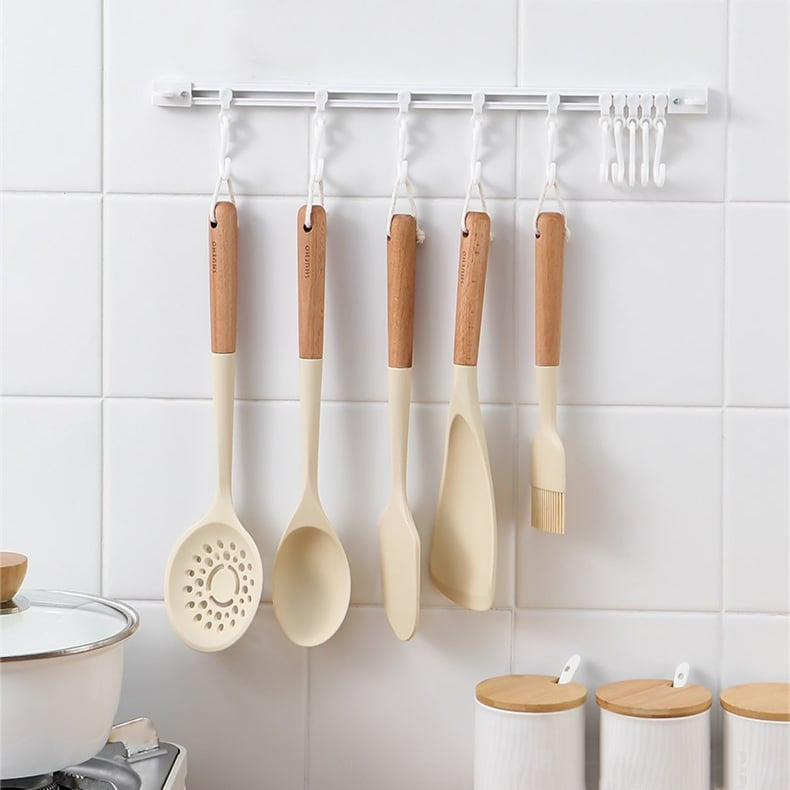 🥳2026 HOT SALE🥳💞50K+ SOLD!🧺🔧 50% OFF! Multifunctional Slide Rail Hook – Punch‑free installation, adjustable hook spacing. Holds utensils, towels & robes – no wall damage! 🏠✨